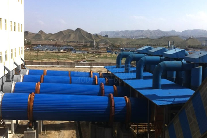 東鼎礦渣烘干機(jī)生產(chǎn)線可用于烘干水渣鋼渣、粉煤灰、電石渣、脫硫石膏、粘土、河沙、石英沙等礦渣物料。該系統(tǒng)采用新型三層烘干工藝，全套烘干設(shè)備設(shè)計(jì)合理，制作精良，性能穩(wěn)